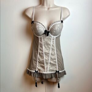 La SENZA Beyond Cleavage Cream and Black Lace Merry Widow push up bra